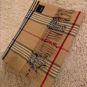 Women’s Lord & Taylor scarf